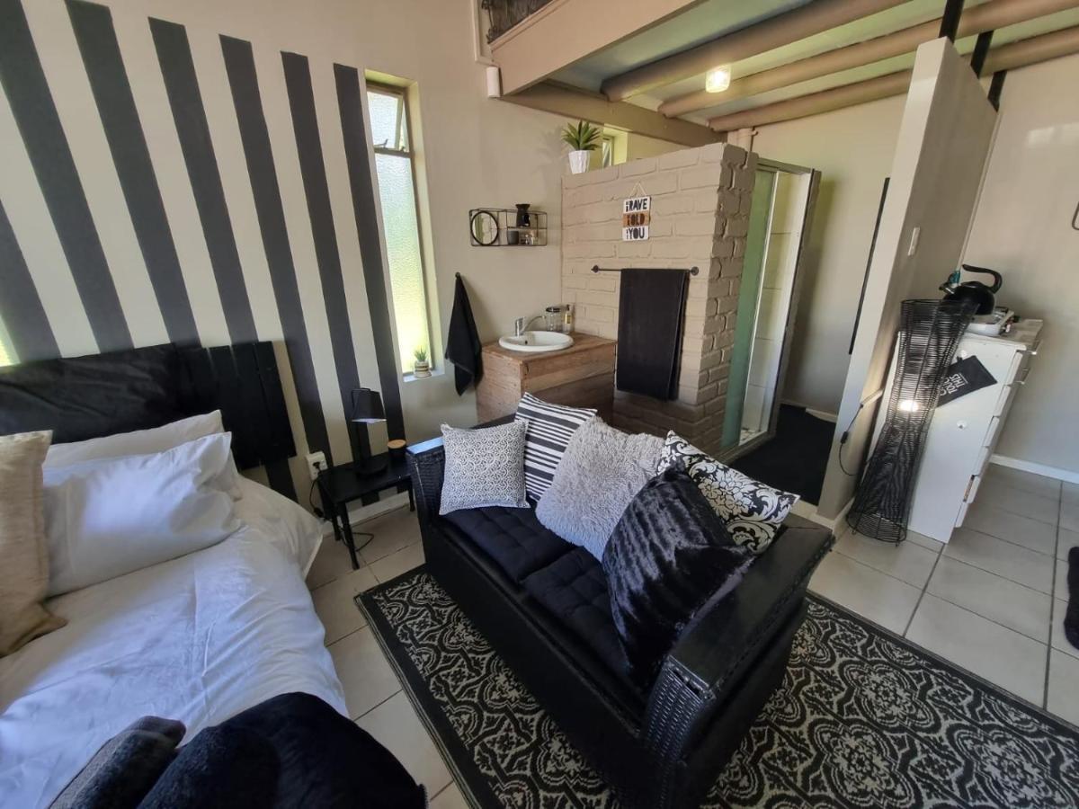 Angel 8 Airbnb Apartment 2 Robertson Kültér fotó